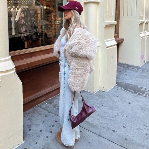 Tan UGG tazz slides - Picture 2 of 11